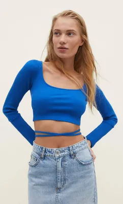 Crop top tiras espalda manga larga