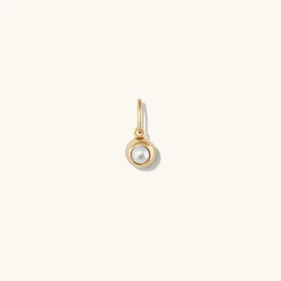 Pearl Sphere Pendant : Handcrafted in 14K Solid Gold | Mejuri