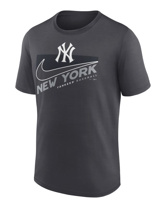 Nike Dri-FIT Team (MLB New York Yankees) Men's Long-Sleeve T-Shirt.