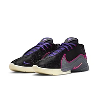 LeBron XXII Basketball Shoes