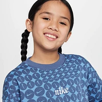 Nike Sportswear Club Fleece Big Kids' (Girls') Oversized Crew-Neck Sweatshirt