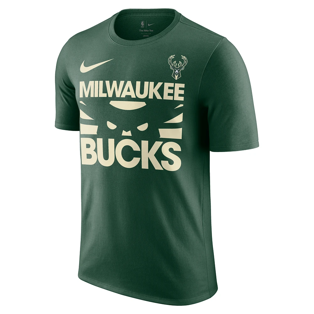 Milwaukee Bucks Courtside Men's Nike NBA T-Shirt