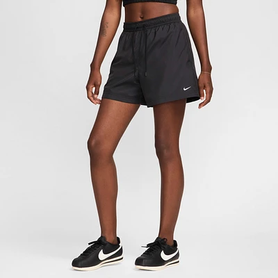 Nike Sportswear Classic Wovens Women's Mid-Rise Shorts