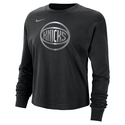 New York Knicks Courtside Women's Nike NBA Shine Boxy Long-Sleeve T-Shirt