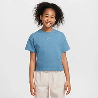 Nike Sportswear Essential Big Kids' (Girls') T-Shirt