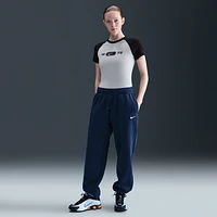Nike Sportswear Chill Knit Women's Slim Graphic T-Shirt