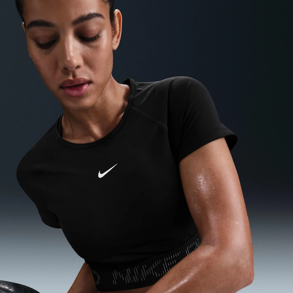 Nike Pro Women's Dri-FIT Short-Sleeve Cropped Graphic Top