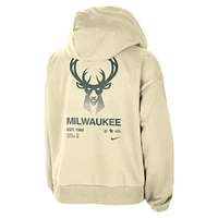 Milwaukee Bucks Standard Issue Women's Nike Dri-FIT NBA Pullover Hoodie