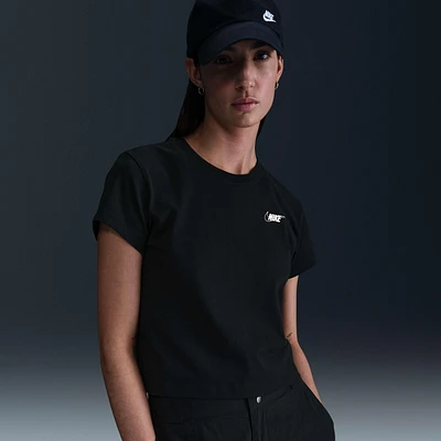 Nike Sportswear Club Women's Short-Sleeve Cropped Graphic T-Shirt