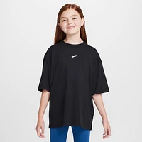 Nike Sportswear Big Kids' (Girls') Oversized T-Shirt