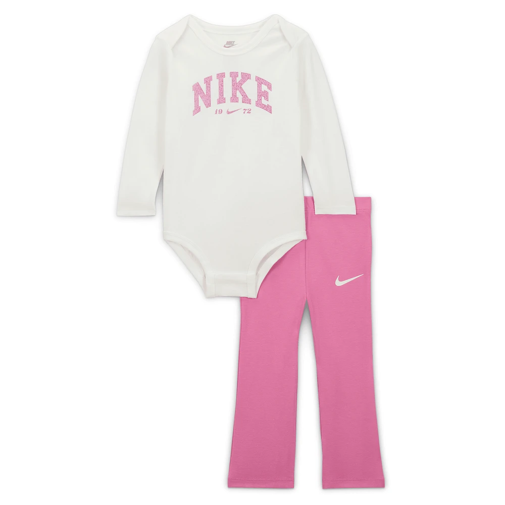 Nike Swoosh Spirit Baby (12-24M) 2-Piece Bodysuit Set