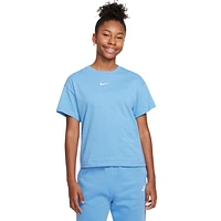 Nike Sportswear Essential Big Kids' (Girls') T-Shirt