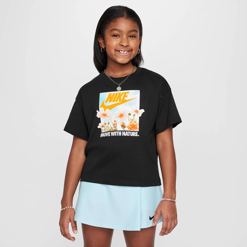 Nike Sportswear Big Kids' (Girls') T-Shirt