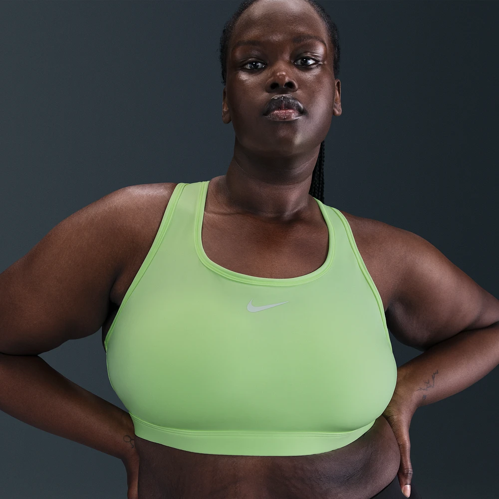 Nike Swoosh Medium Support Women's Padded Sports Bra (Plus Size)