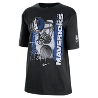 Dallas Mavericks Courtside Women's Nike NBA T-Shirt