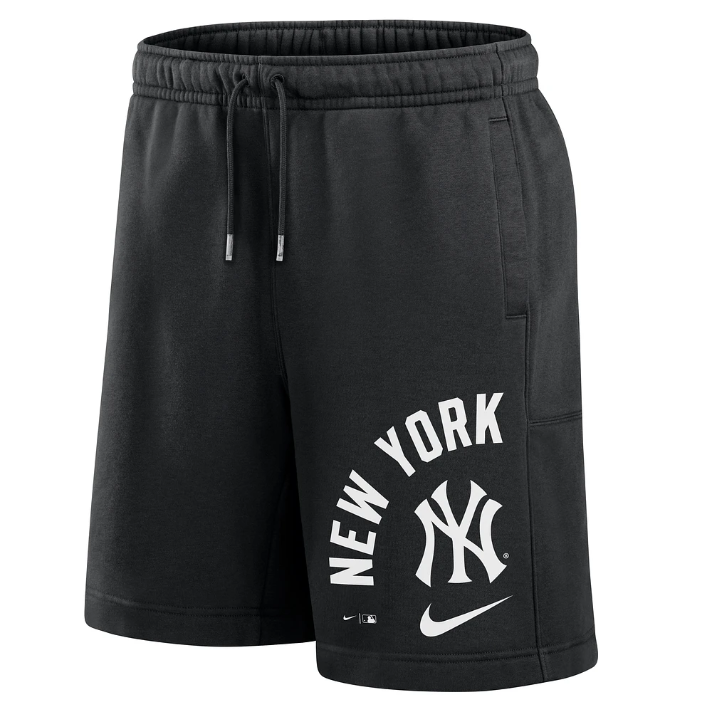 New York Yankees Arched Kicker Men's Nike MLB Shorts