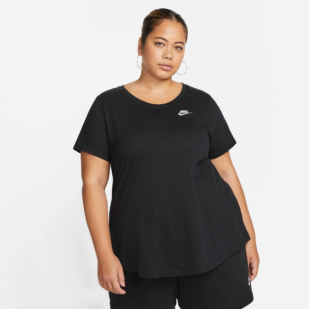Nike Sportswear Club Essentials Women's T-Shirt