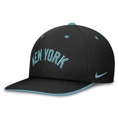 New York Yankees Pro Tech Script Men's Nike Dri-FIT MLB Adjustable Hat