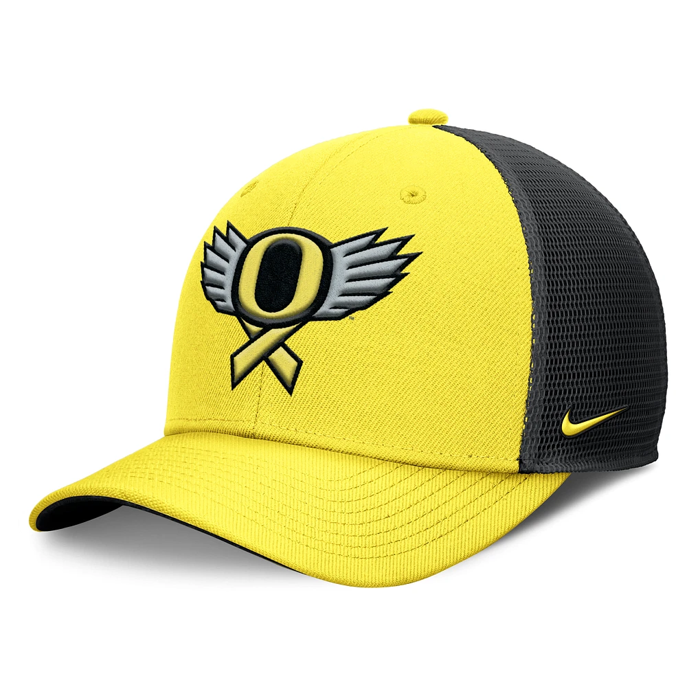 Oregon Ducks Sideline Rise Wings Men's Nike Dri-FIT College Trucker Adjustable Hat