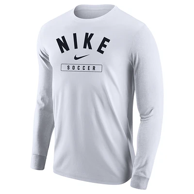 Nike Swoosh Men's Soccer Long-Sleeve T-Shirt