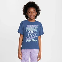 Nike Sportswear Big Kids' (Girls') T-Shirt