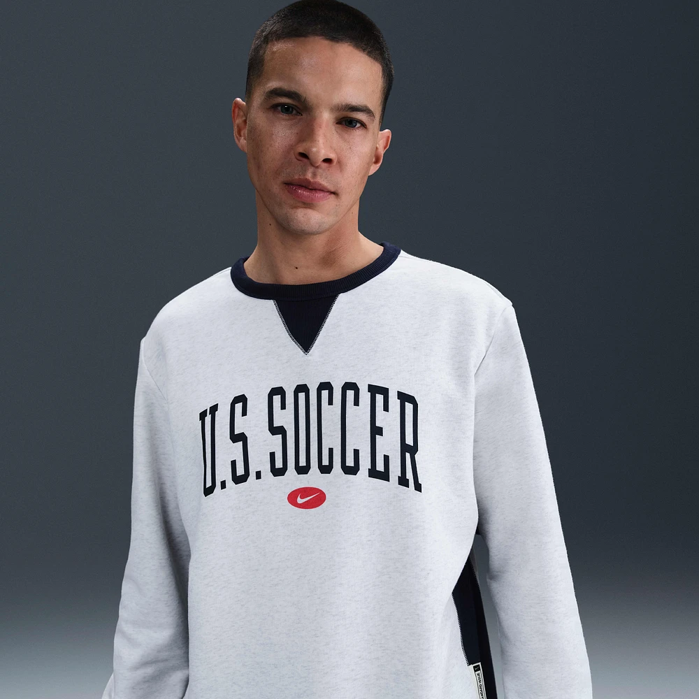 USMNT Standard Issue Men's Nike Dri-FIT Soccer Crew-Neck Sweatshirt