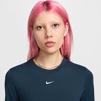 Nike Sportswear Essential Women's Slim Cropped T-Shirt