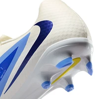 Nike Phantom 6 Low Academy Multi-Ground Soccer Cleats