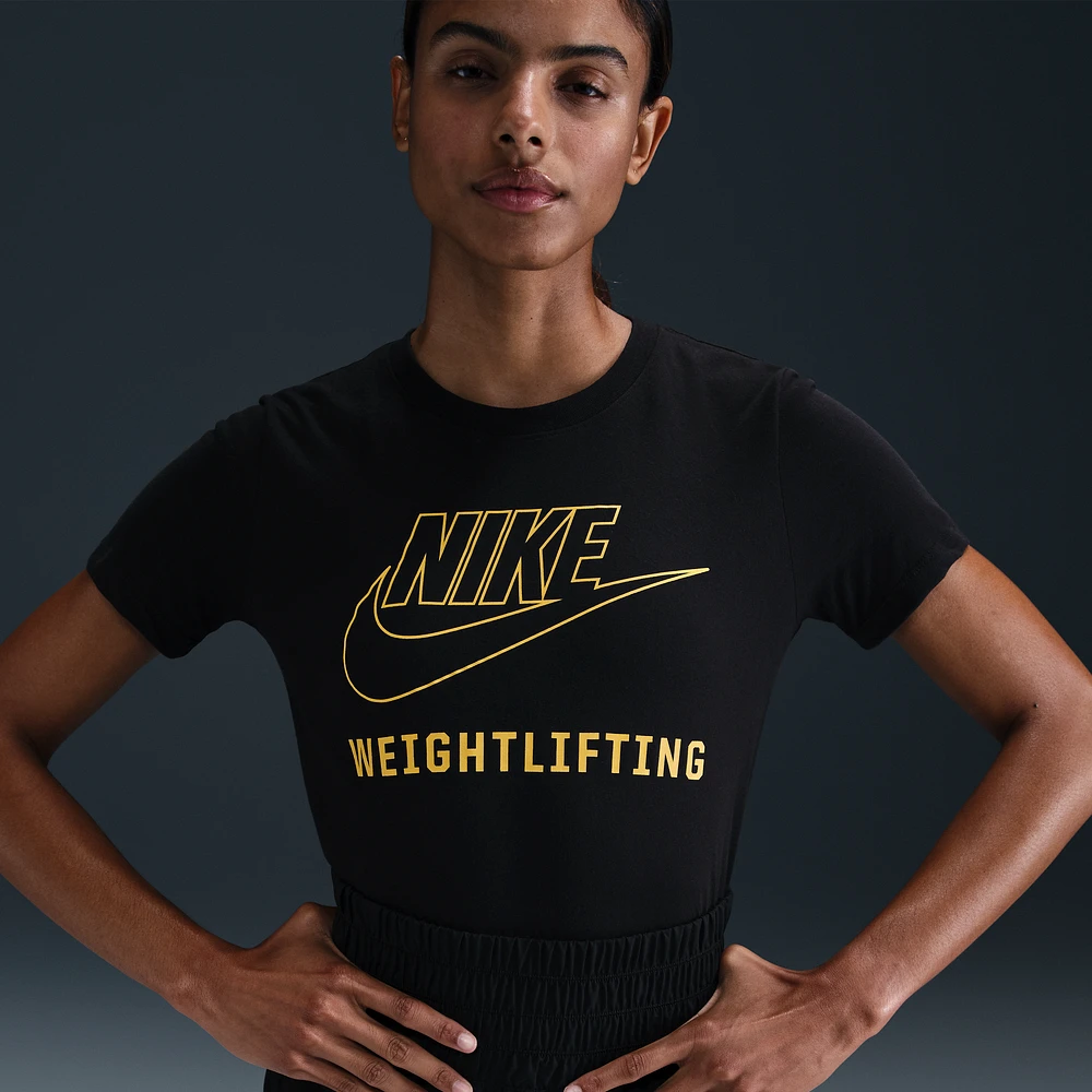 Nike Swoosh Women's Weightlifting T-Shirt