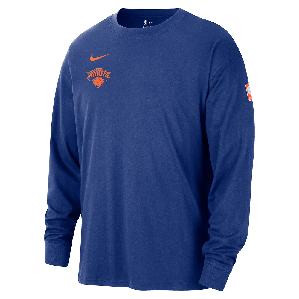 New York Knicks Courtside Men's Nike NBA Long-Sleeve Max90 T-Shirt