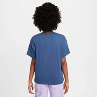 Nike Sportswear Big Kids' (Girls') T-Shirt