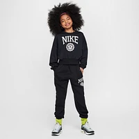 Nike Sportswear Club Girls' French Terry Crew-Neck Sweatshirt