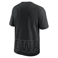 Iowa Hawkeyes Performance Primary Statement Men's Nike Dri-FIT College T-Shirt