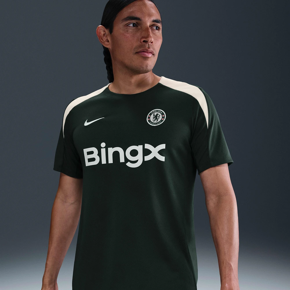 Chelsea FC Strike Men's Nike Dri-FIT Soccer Short-Sleeve Top