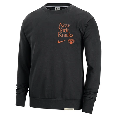 New York Knicks Standard Issue Men's Nike Dri-FIT NBA Crew-Neck Sweatshirt