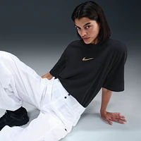 Nike Sportswear Women's Loose Short-Sleeve Graphic T-Shirt
