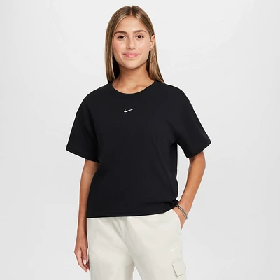 Nike Sportswear Essential Big Kids' (Girls') T-Shirt