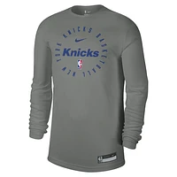 New York Knicks Men's Nike Dri-FIT NBA Long-Sleeve T-Shirt