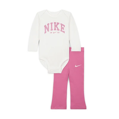 Nike Swoosh Spirit Baby (0-9M) 2-Piece Bodysuit Set