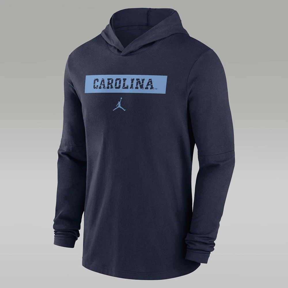 North Carolina Tar Heels Sideline Men's Nike Dri-FIT College Long-Sleeve Hooded Top