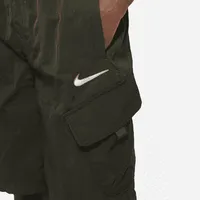 Nike Outdoor Play Big Kids' Woven Cargo Shorts. Nike.com