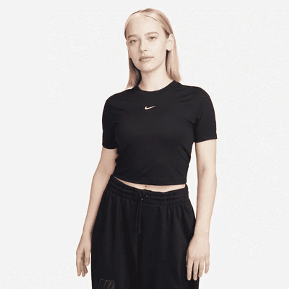 Nike Sportswear Essential Women's Slim-Fit Crop T-Shirt. Nike.com