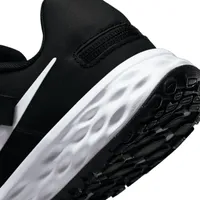 Chaussure de running sur route facile à enfiler Nike Revolution 6 FlyEase pour Enfant plus âgé. FR