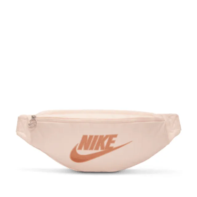 Nike Storm-FIT ADV Utility Power Fanny Pack (5L).