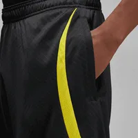 Paris Saint-Germain Strike Men's Jordan Dri-FIT Knit Soccer Shorts. Nike.com