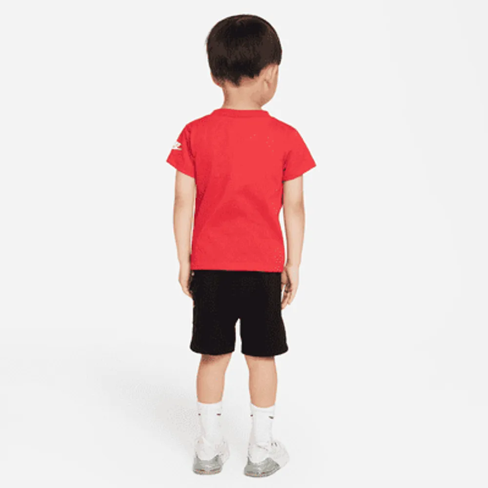 Nike Sportswear Baby (12-24M) T-Shirt and Shorts Set. Nike.com