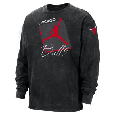 Chicago Bulls Courtside Statement Edition Men's Jordan Max90 NBA Long-Sleeve T-Shirt. Nike.com
