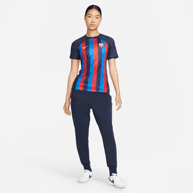F.C. Barcelona Essential Women's Nike Football Repel Woven Pants. Nike UK