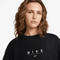 Nike Sportswear Essential Women's Oversized T-Shirt. Nike.com