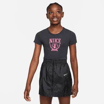 Nike Sportswear Big Kids (Girls') Graphic T-Shirt. Nike.com